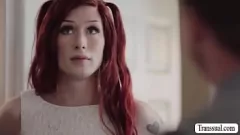 play Un beau-père strict domine son stepteen TS lors d'une séance de baise anale brutale avec une transexuelle