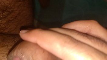play Die Herrin macht eine Sensation am Penis des jungfräulichen Liebhabers