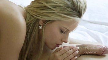 play Film porno xxx con bionde che succhiano cazzi e si leccano le palle