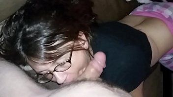 play iuliana xnxx nerdy nastolatka ssie małego kutasa 2019
