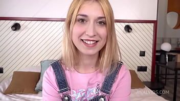 play xxx-Filme mit Teenager-Mädchen, die hart in den Arsch gefickt werden, ficken mit japanischen Mädchen im Bus