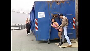 play Fanculo con autisti di autobus che fanno sesso dietro camion autisti di autobus xnxx