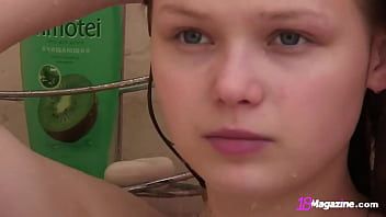 play La ragazza dai capelli rossi ha dei bei seni