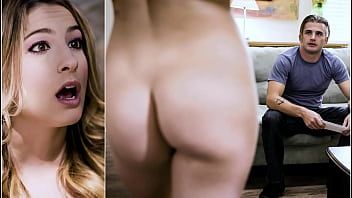 play Viene sorpreso a fare sesso con la sua amante, ma lei si unisce perché ne ha voglia