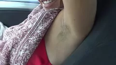 play MILF turca dalle braccia pelose tradisce il marito con un turista arrapato a Smirne