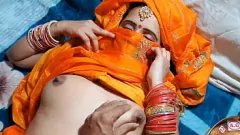play Karwa Chauth Special: luna de miere intimă a lui Desi Newlyweds