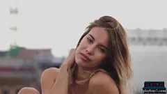 play Petite Latina Teen Toni Maria's expliciete solo -striptease